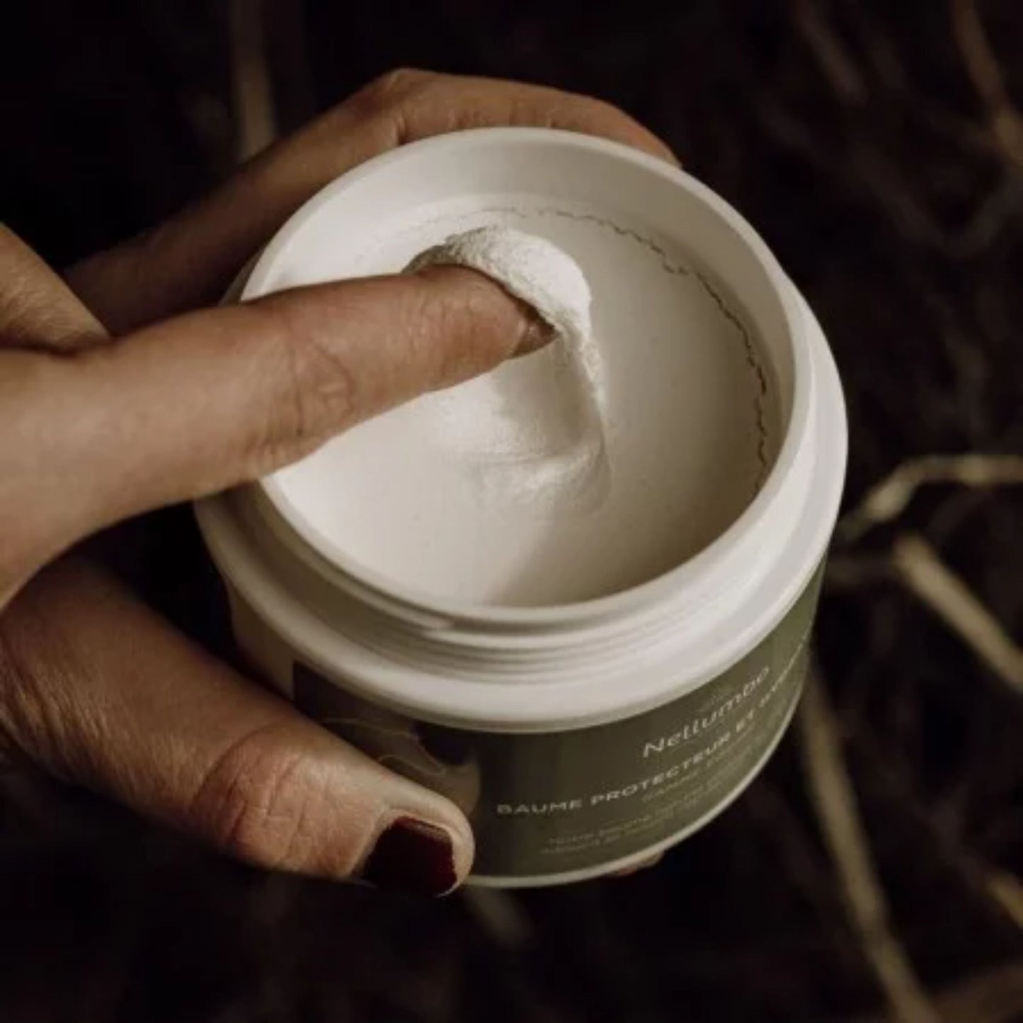 Texture du baume naturel hydratant pour chevaux – protection UV et peau sensible