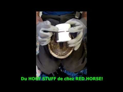 Application de Hoof-Stuff dans une pourriture profonde de fourchette